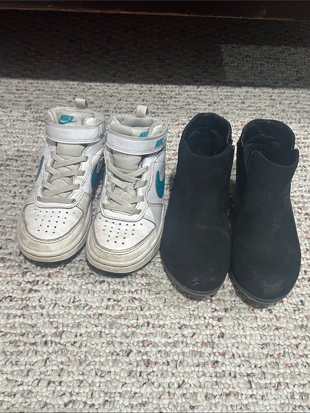 Nike Kids White Sneakers with Teal Swoosh High-Tops and boots